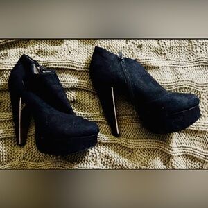 Black suede forever 21 boots
